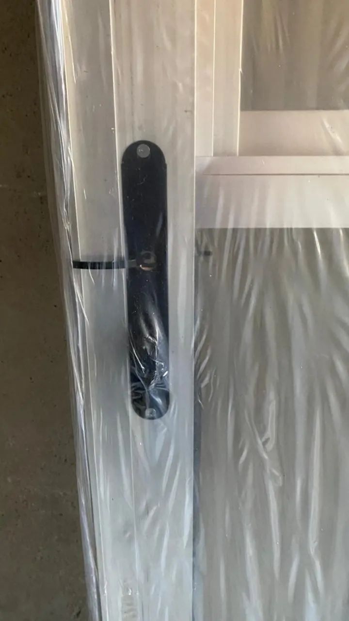 VENDO JANELA E PORTA DE ALUMÍNIO COM VIDRO INCLUSO!!!! - Foto 4