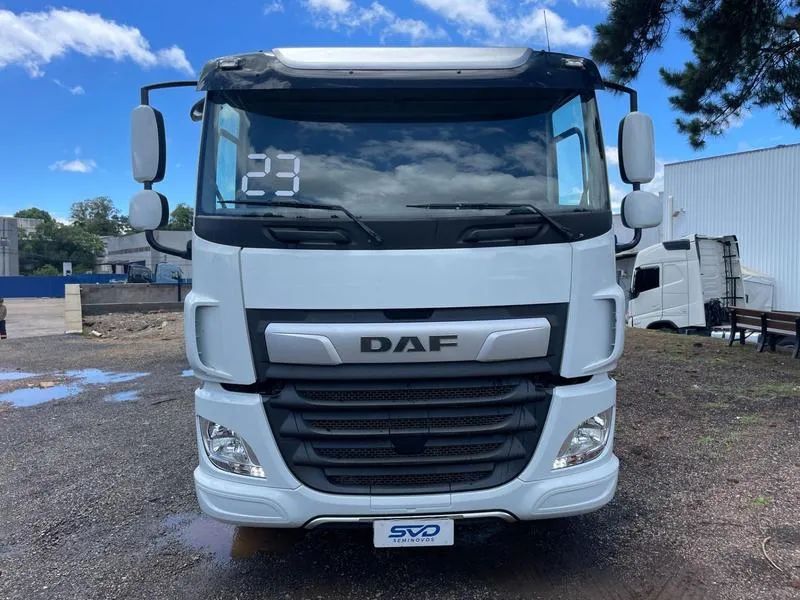 DAF CF 310 6X2 ANO 2023 COM 135 MIL KM - CHASSI 10 METROS - Foto 2