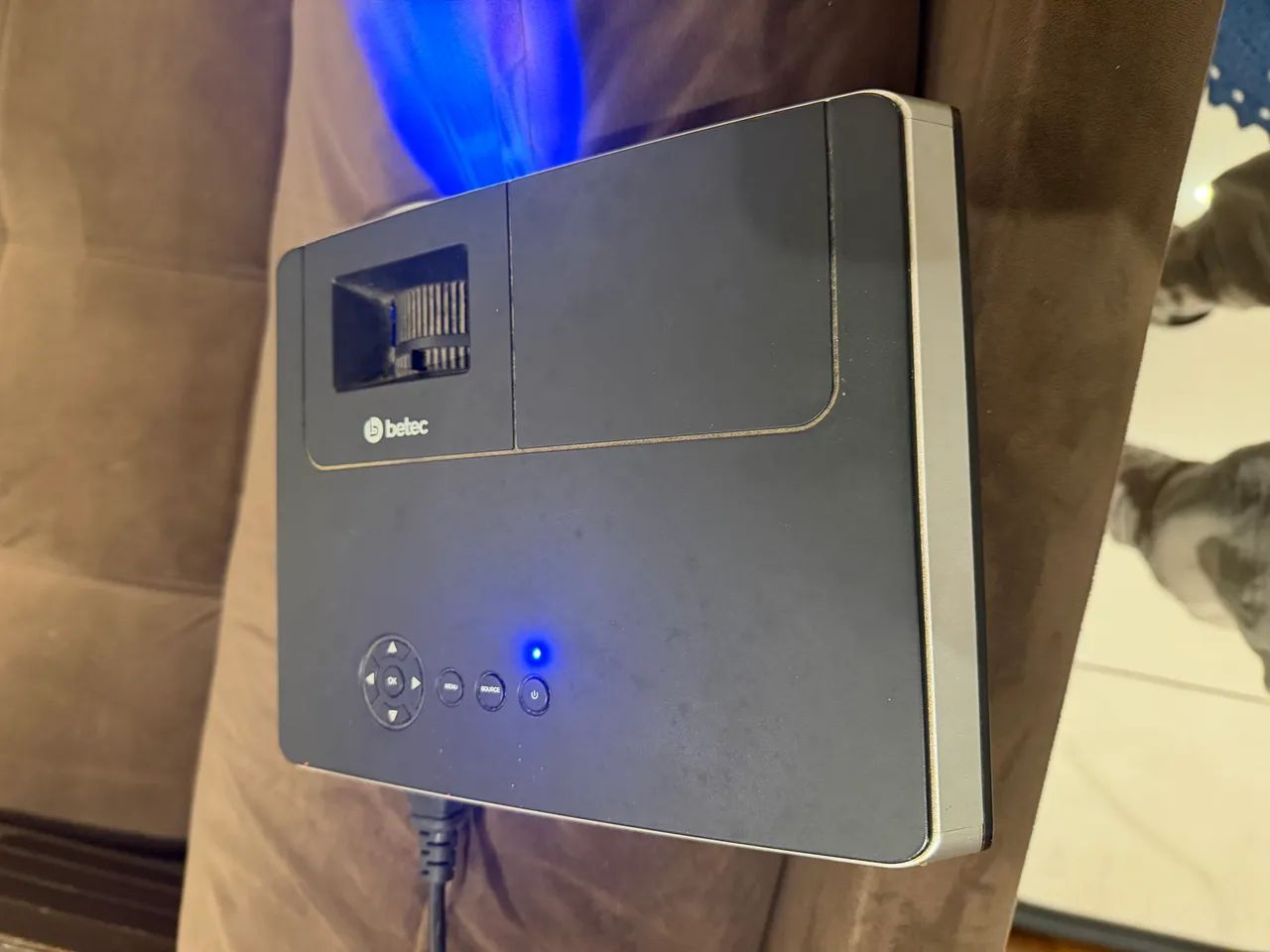 Projetor betec modelo  bt725+ - Foto 4