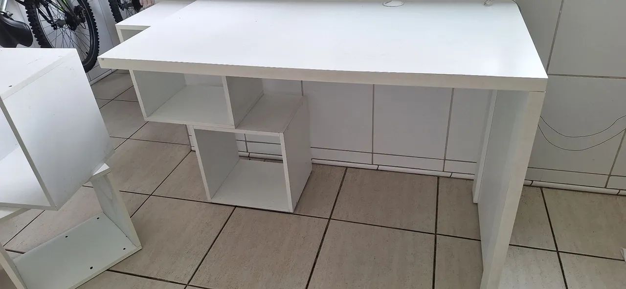 Escrivaninha modular,mdf, branca, dois nichos arquivos - Foto 3