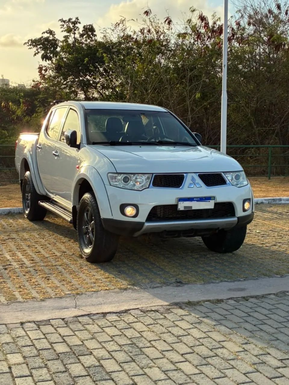 Mitsubishi L200 EVOLUTION 3.2 4X4 TB INT. DIESEL 2013
