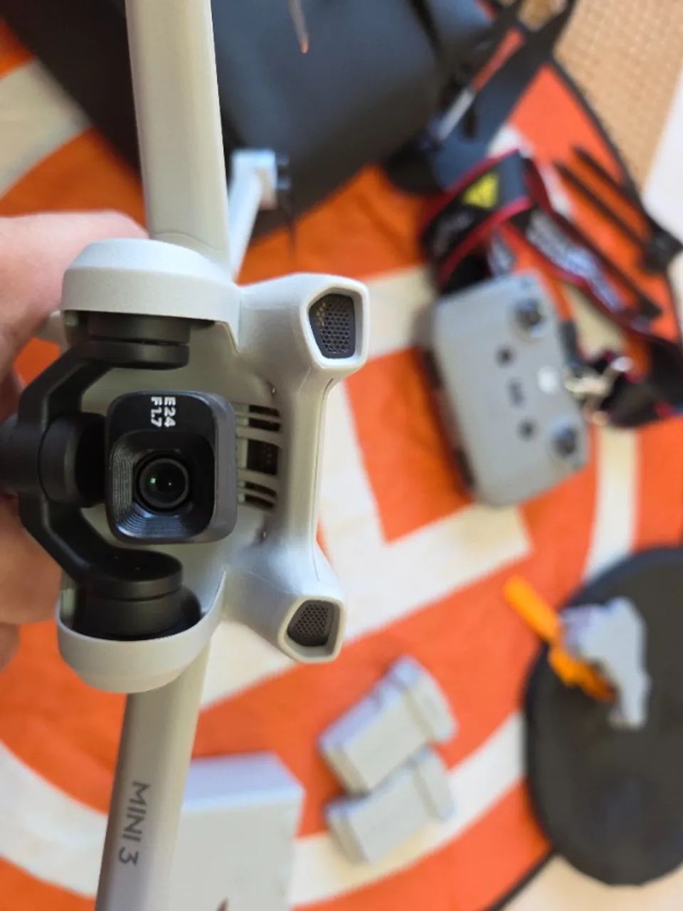 Drone Dji Mini 3 Kit Fly More Combo Plus C/ 3 Baterias de alta duração - Foto 4