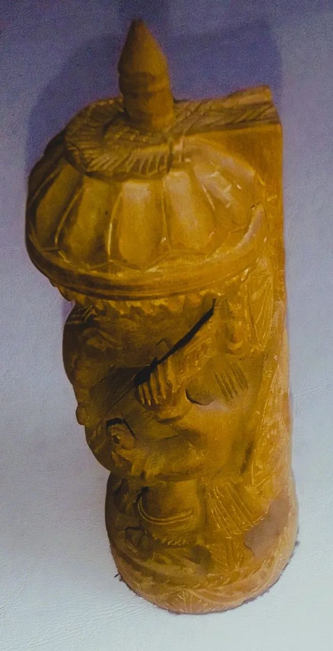 Escultura representando deus Ganesha madeira entalhada á mão de origem indiana - Foto 5