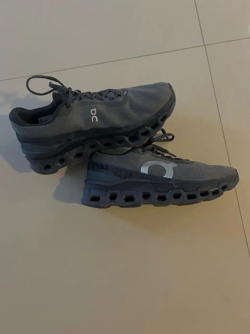 On Cloudmonster 2 cinza 42BR - Foto 2