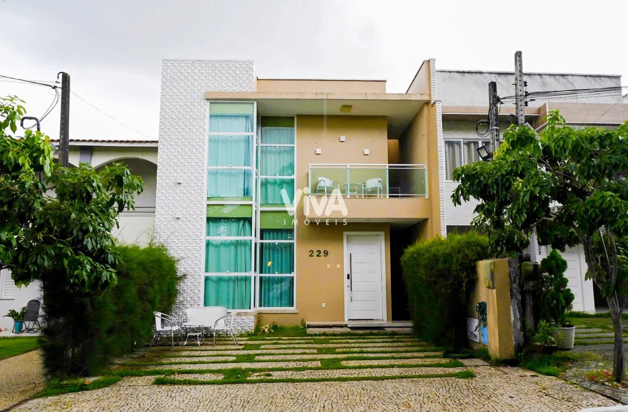 Casa em condomínio com 4 suítes no Bairro Cajazeiras