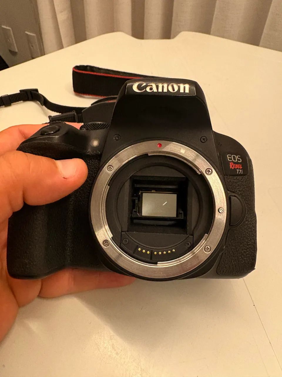 Cânon T7i 