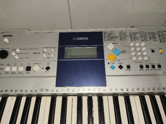Teclado Yamaha PSR-E323 - Foto 2