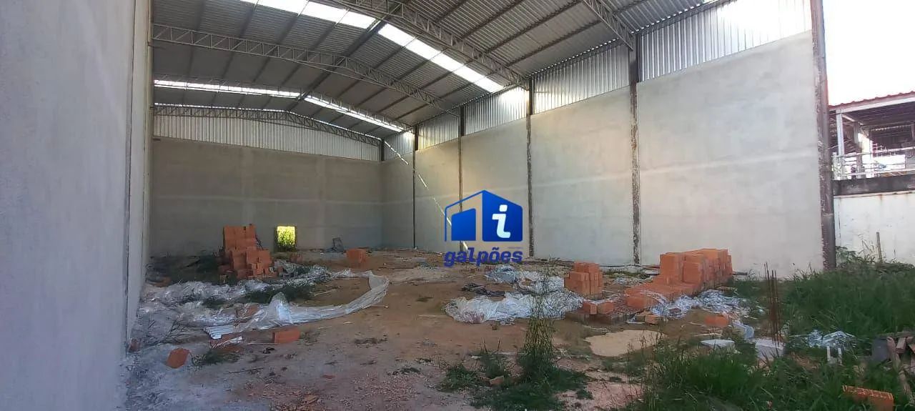 Galpão tipo loja com 1880 m² no Jardim Piemont - Betim/MG