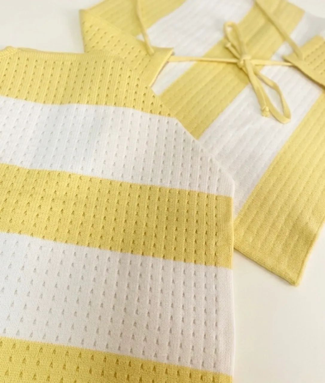 Cropped crochê ? ?TAM Único, disponível no Preto e Branco.
