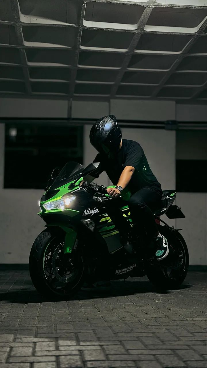 Y.CoMページ Kawasaki Zx-6r 636cc 2014 - 1494552145 | OLX