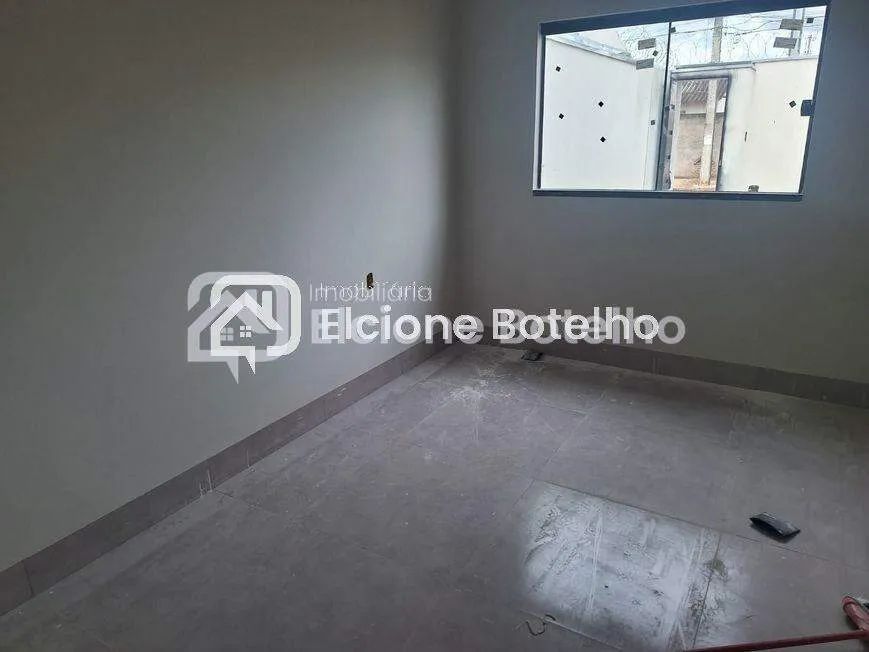 Casa à venda no bairro Planalto com 2 quartos e 1 suíte com 4 vagas - Foto 4