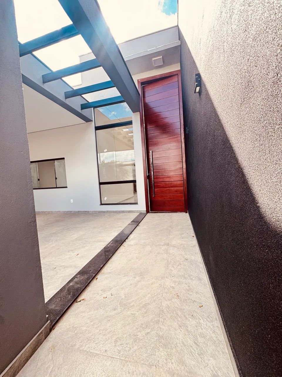 Vendo Casa Moderna Nova no Iporanga