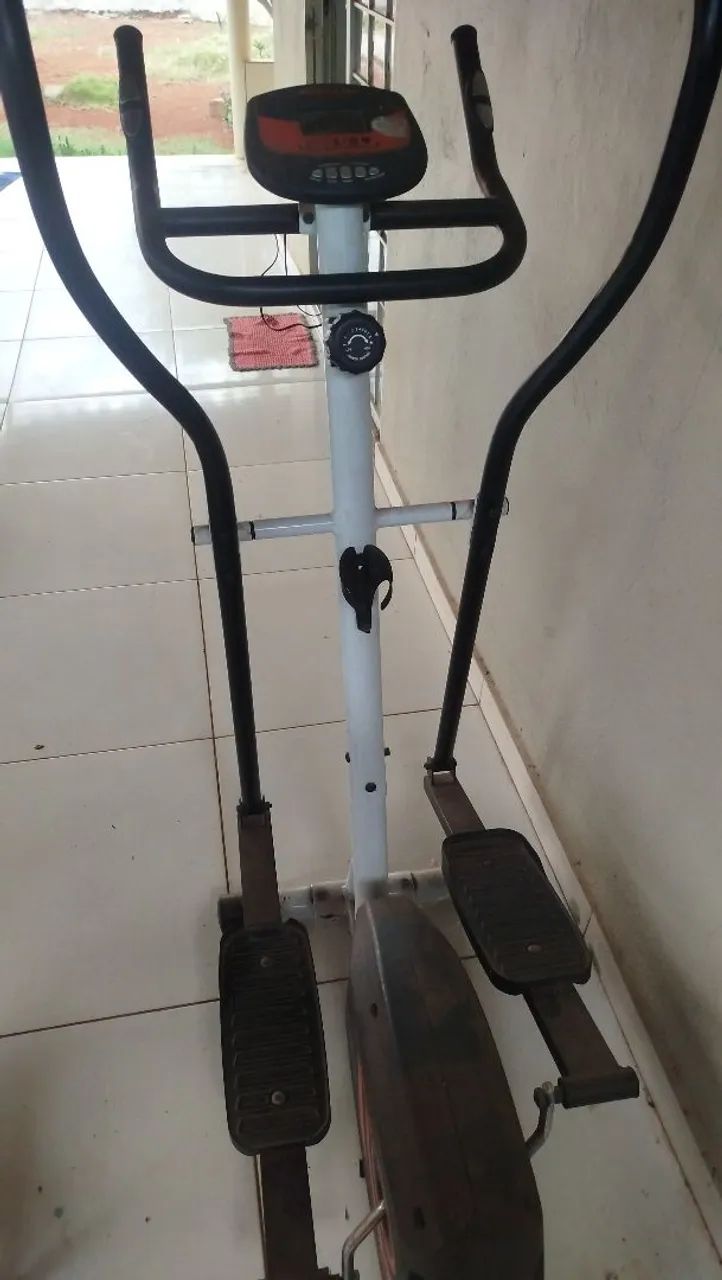 Aparelho elíptico 