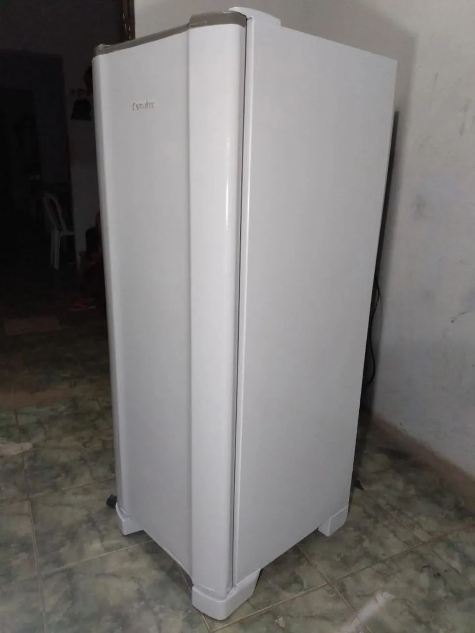 Gelaeeira Esmaltec bem conservada e funcionando perfeitamente entrega grátis  - Foto 3