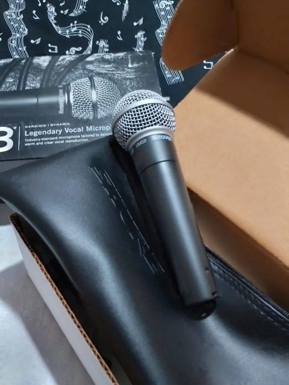 Microfone Shure SM58 com acessórios. - Foto 5