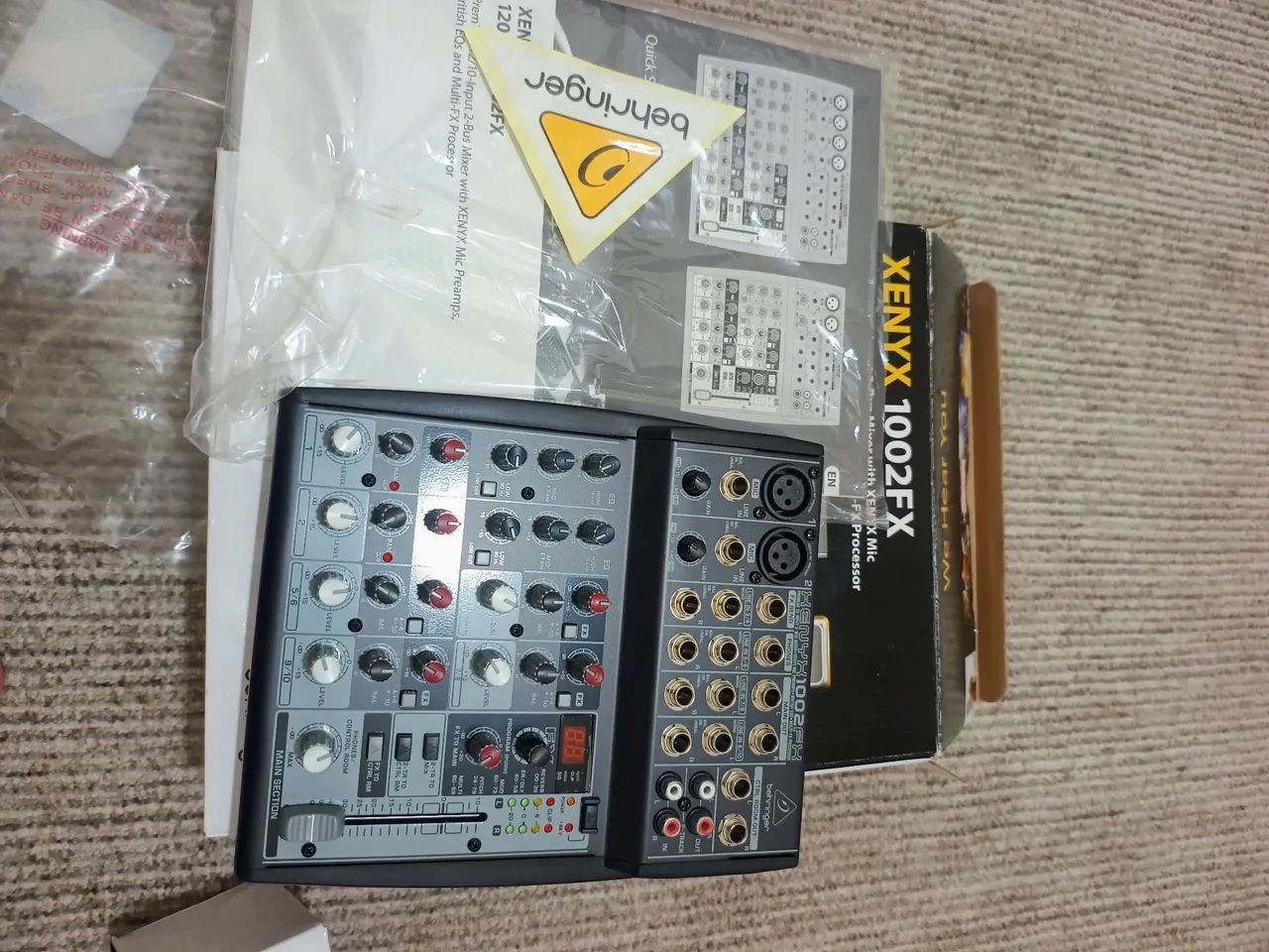 Controladora Xenyx 1002FX, nova