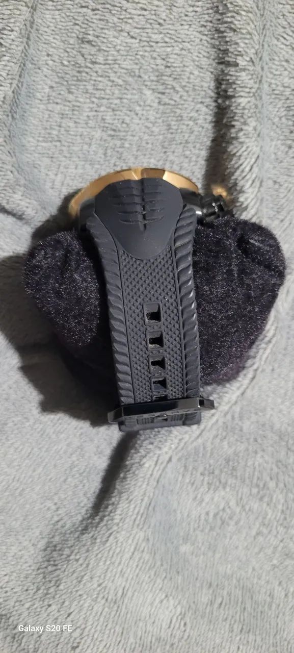 Relogio invicta Venon preto e dourado - Foto 4