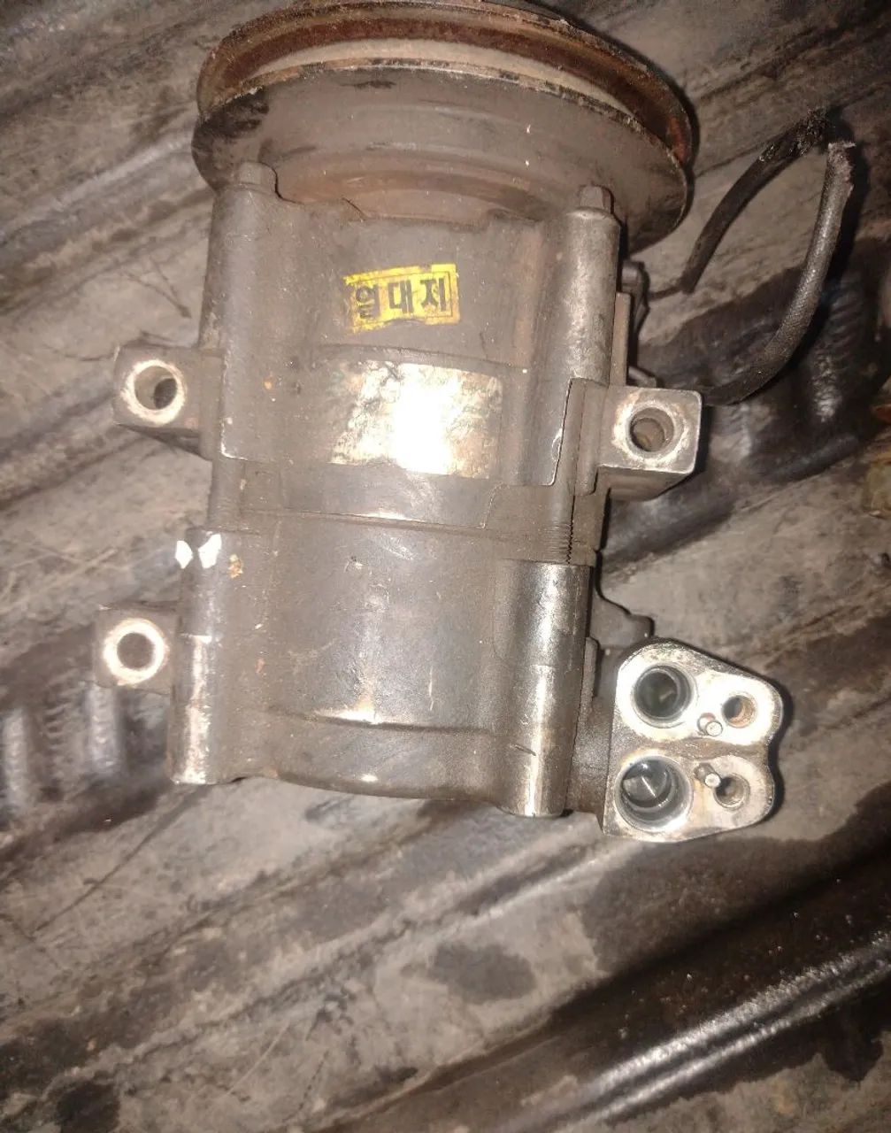 Compressor de ar condicionado l200  - Foto 2