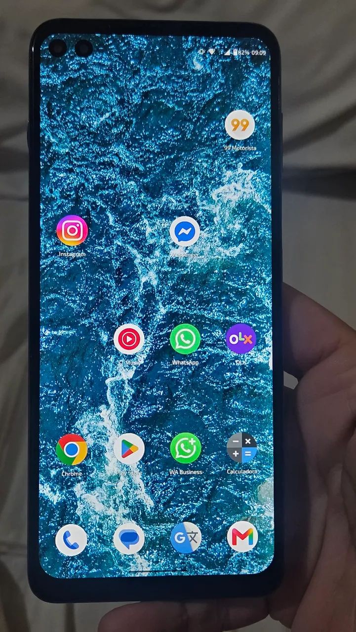 Motorola moto G100