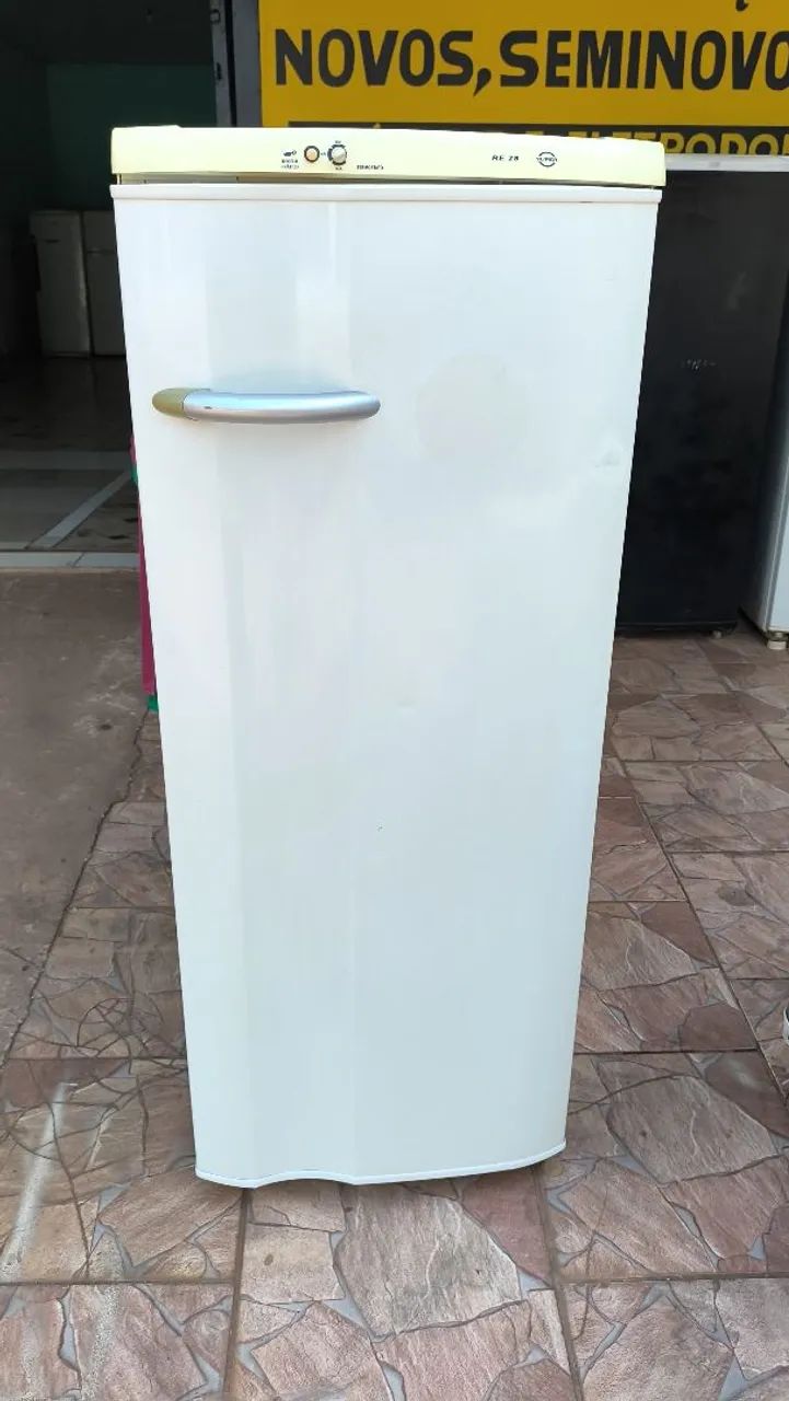 Geladeira Electrolux 280 litros 
