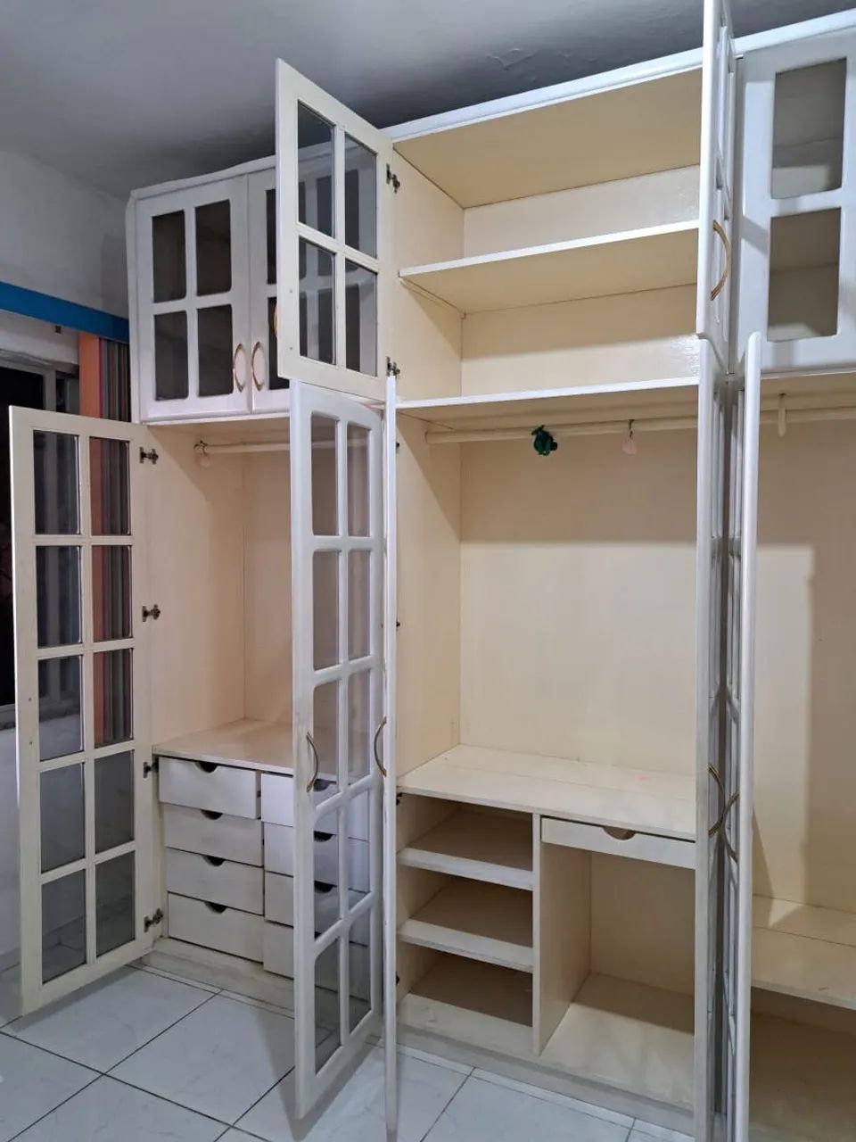Vendo guarda roupa de madeira maciça - Foto 3