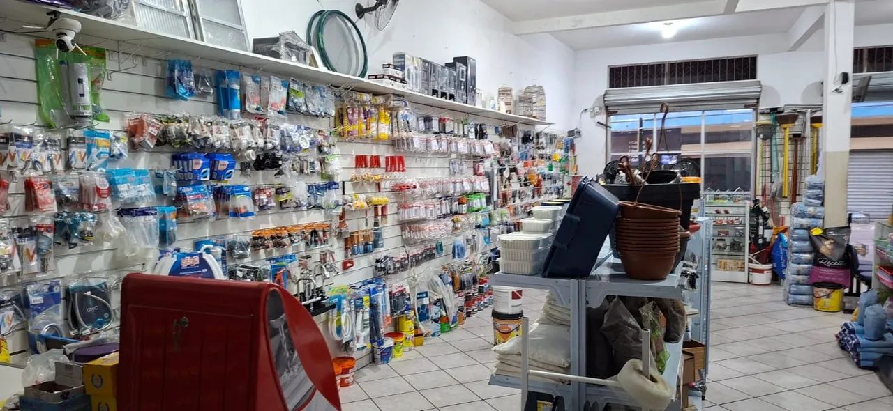 VENDE-SE CASA DE RAÇÃO/MATERIAL 