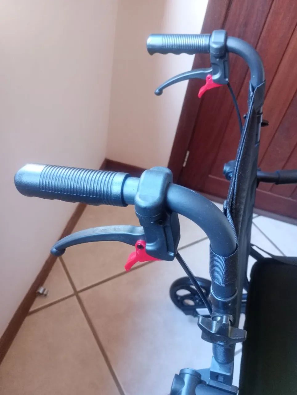 Cadeira de rodas - Foto 4