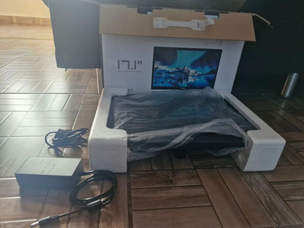 Monitor LED mnBox de 17.1 polegadas  - Foto 2