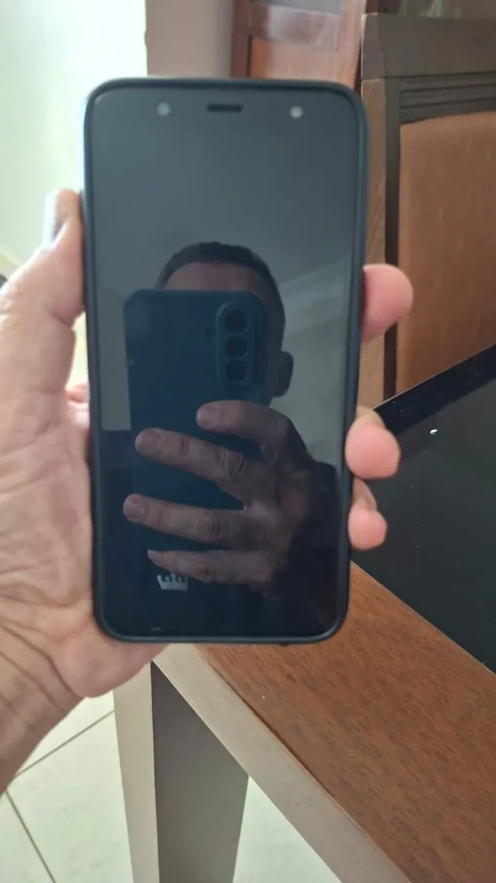 Vendo Celular Samsung J8 em Bom Estado - Foto 2