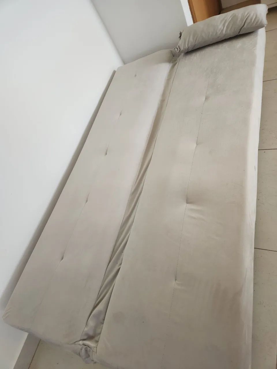 Sofá cama bege em estado perfeito de conservação  - Foto 2