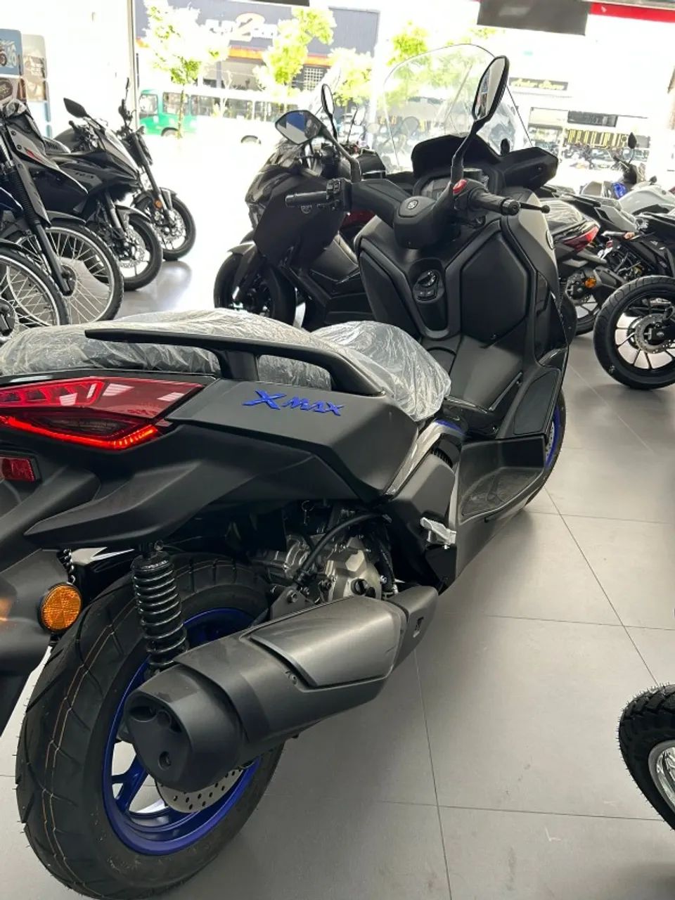 YAMAHA XMAX 300 CONNECTED,- - TECNOLOGIA, POTÊNCIA E SOFISTICAÇÃO - Foto 4