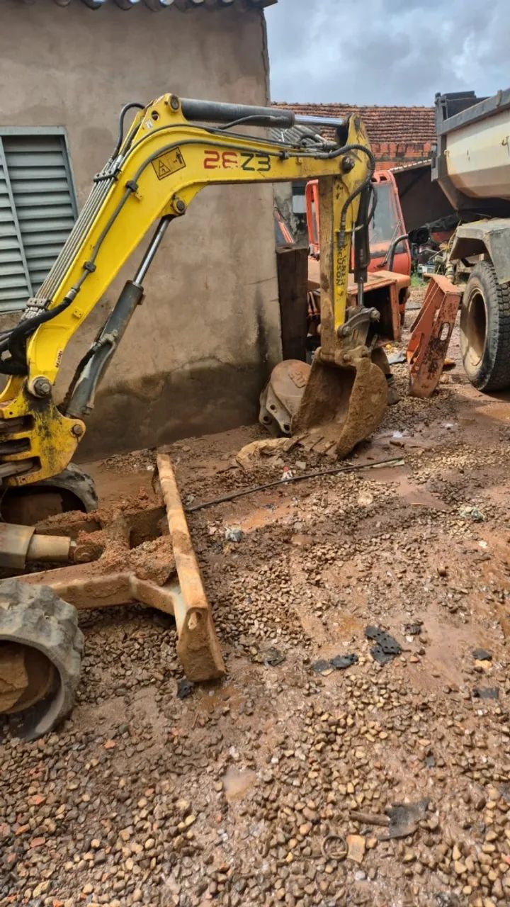 Mini Carregadeira Wacker Neuson - 28z3 - 2014 - Foto 4