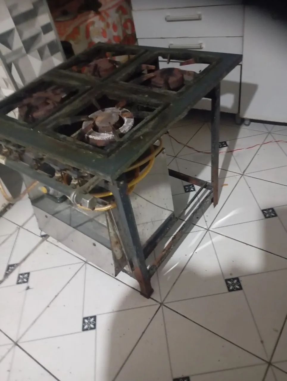 Fogão industrial com forno 