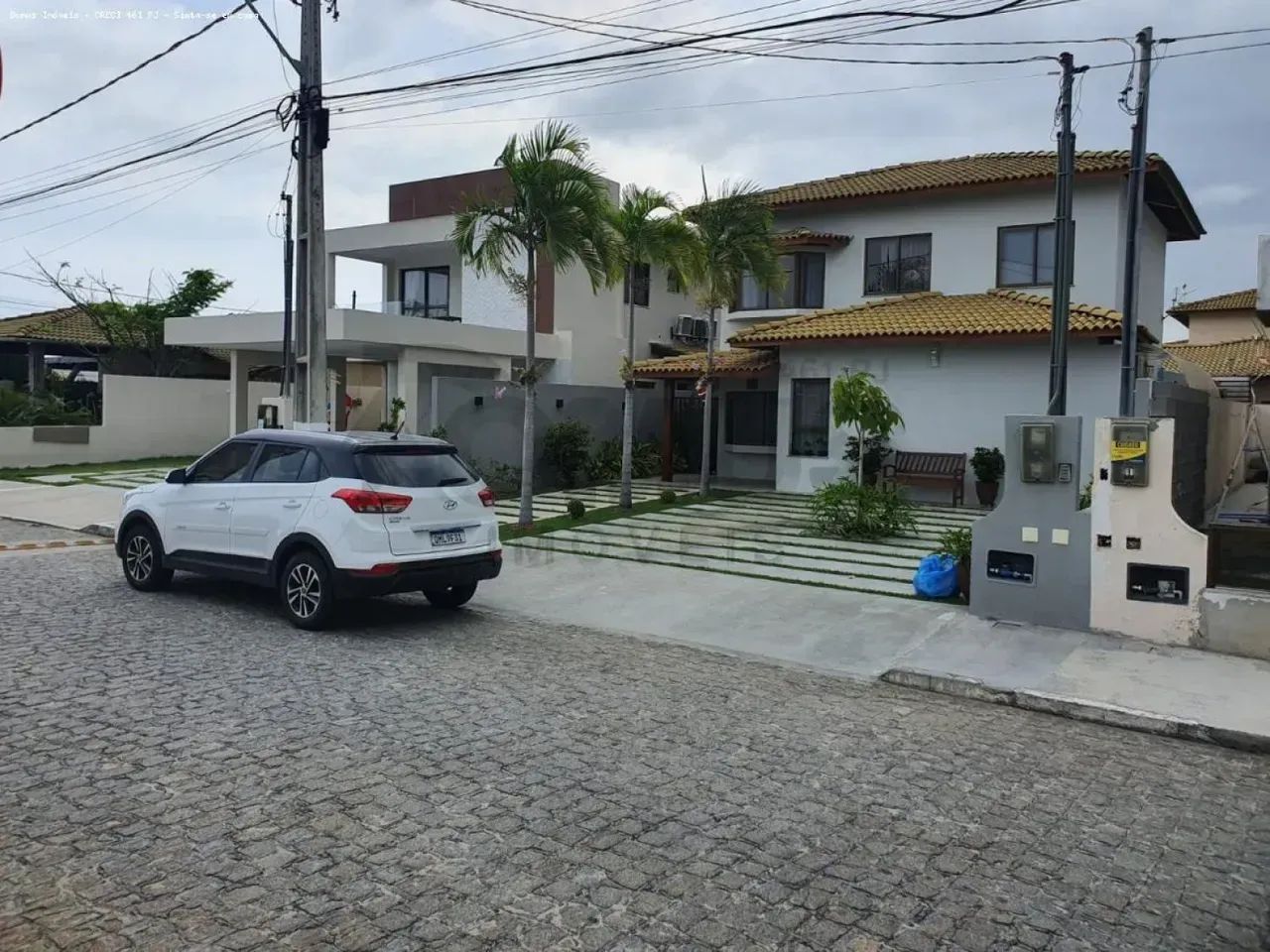 Casa Duplex de 275m² no Condomínio Alamedas do Sol com 4 Quartos, sendo 1 Suíte