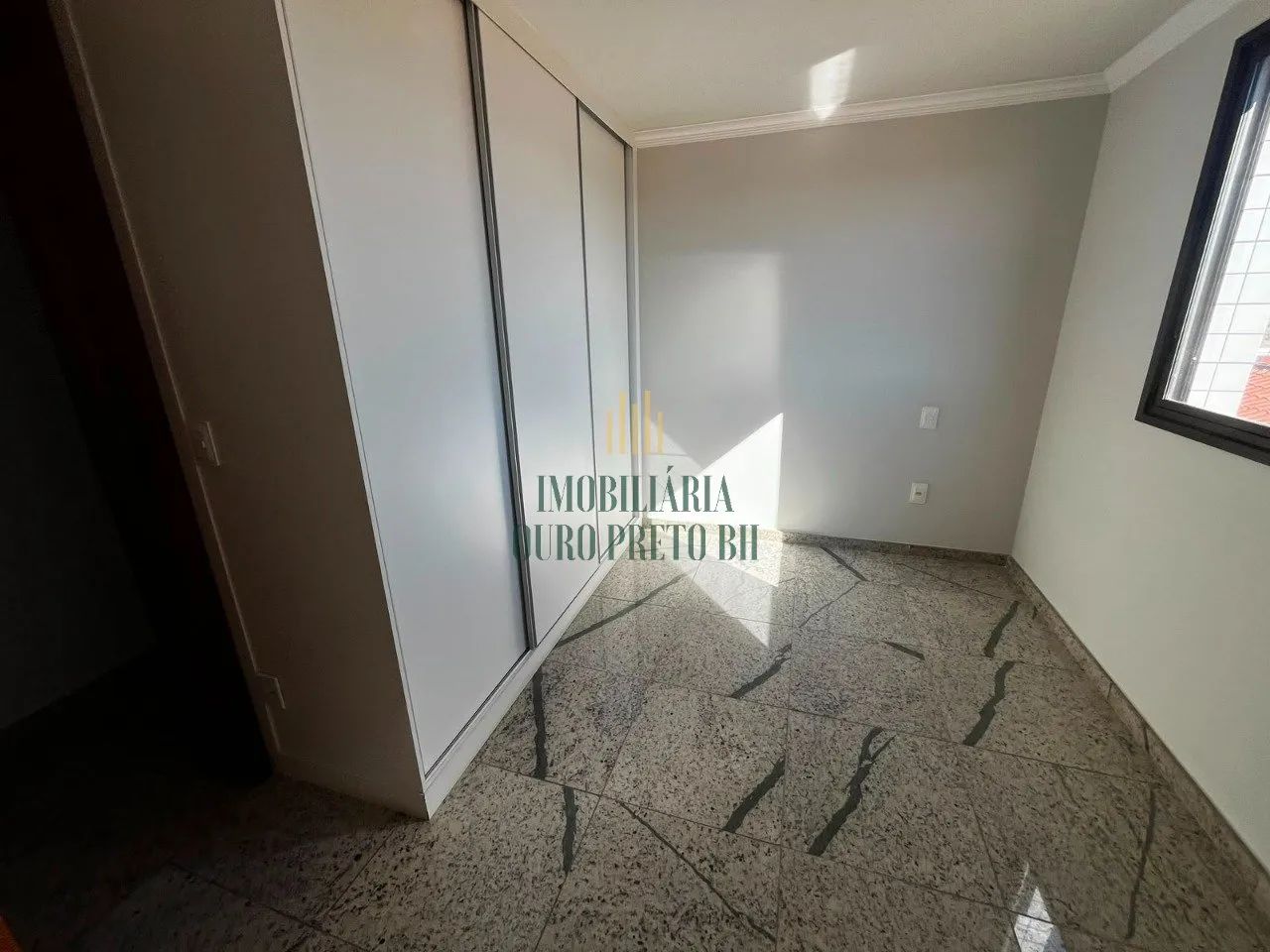 Apartamentos para alugar com e 5 quartos, 250 m² - Santa Amélia - Foto 2