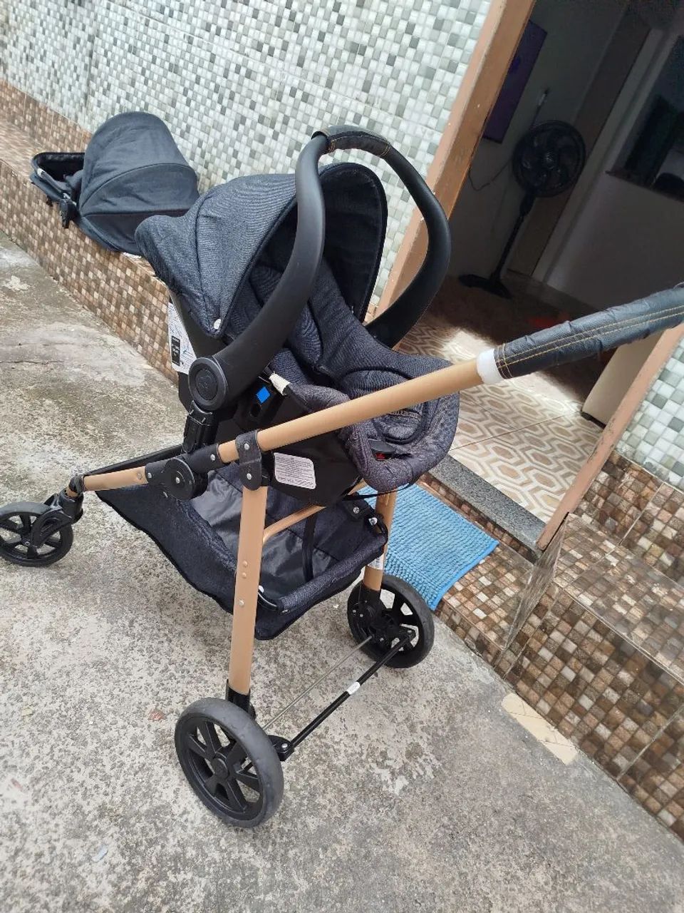 CARRINHO DE BEBÊ MOISÉS COM BEBÊ CONFORTO  - Foto 4