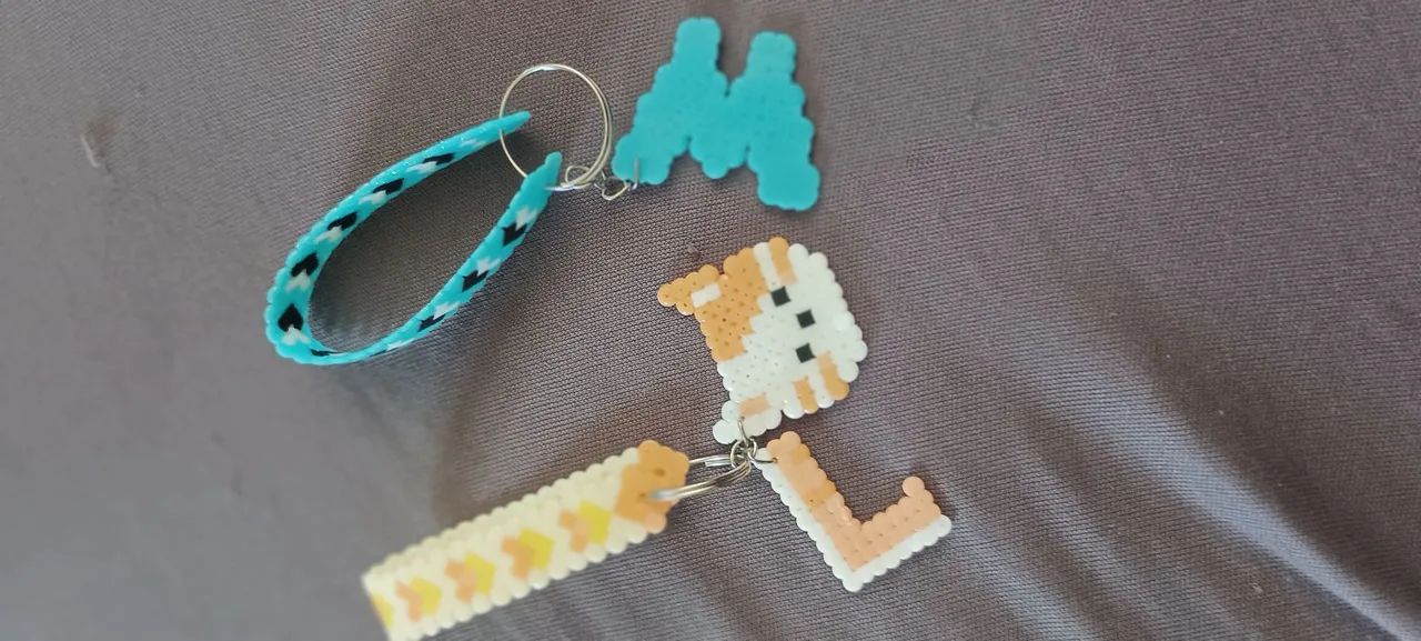 Chaveiros e pulseiras 