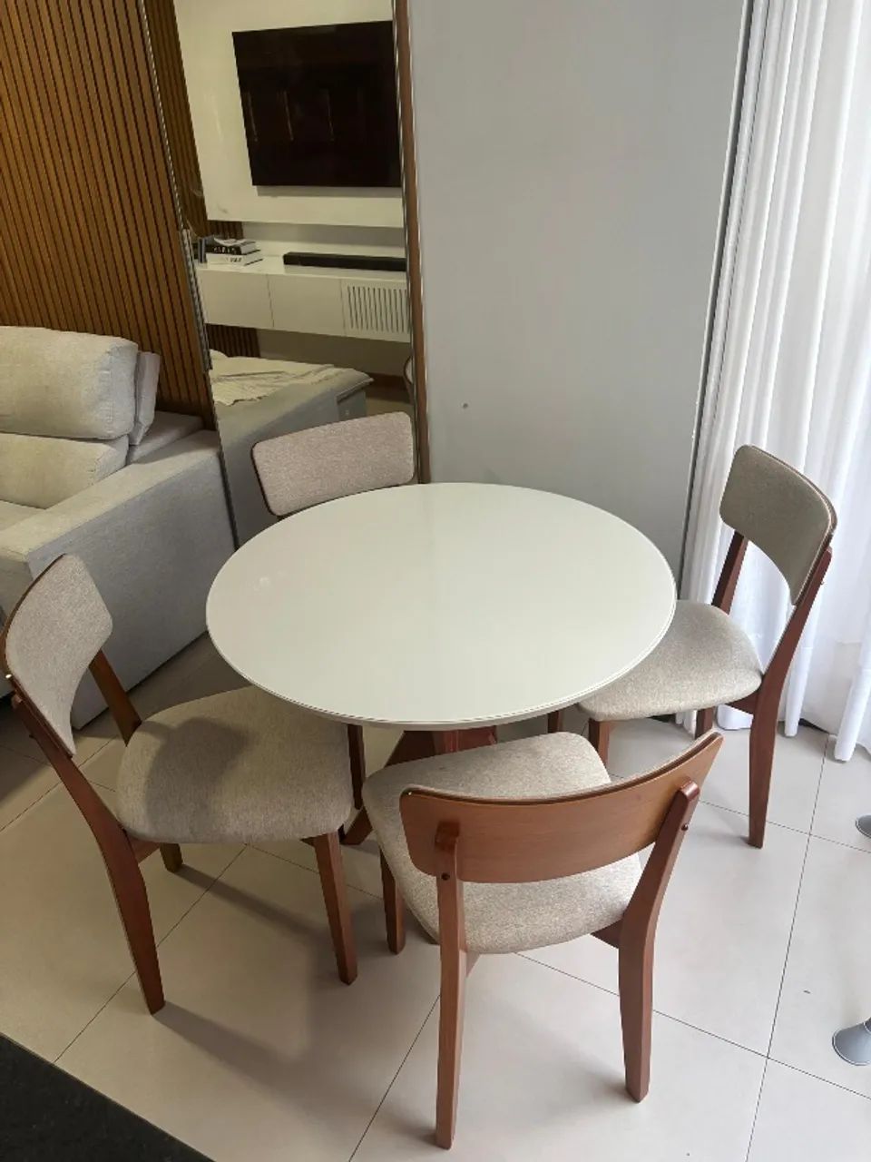 Conjunto Mesa jantar Turim 0,90m com 4 cadeiras linho - Foto 2