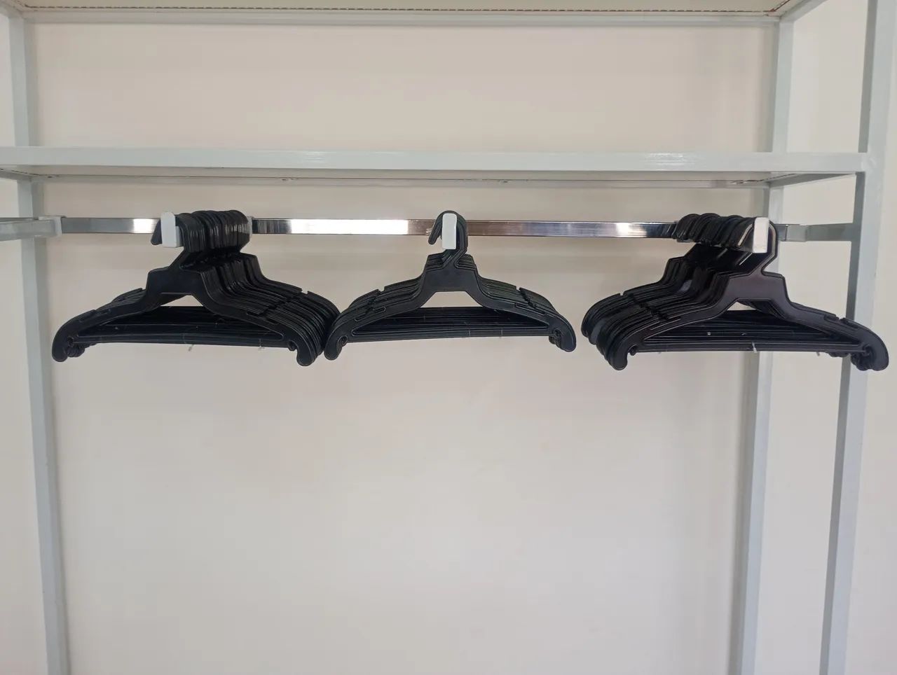 Cabides Preto para Loja de roupas