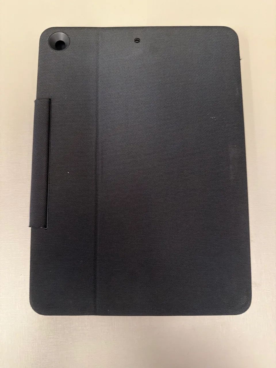 Capa com teclado para iPad 7,8,9 - Foto 2