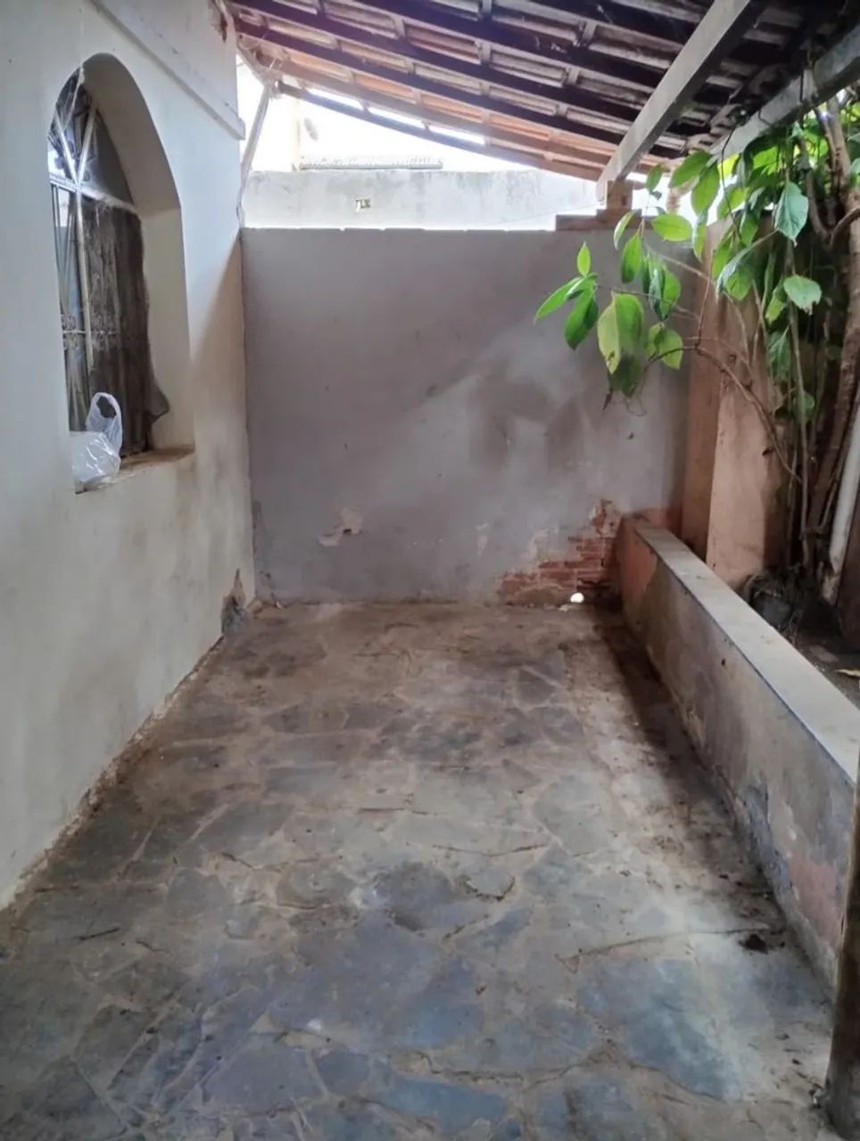 Bairro Funcionários casa Pra reforma.... - Foto 2