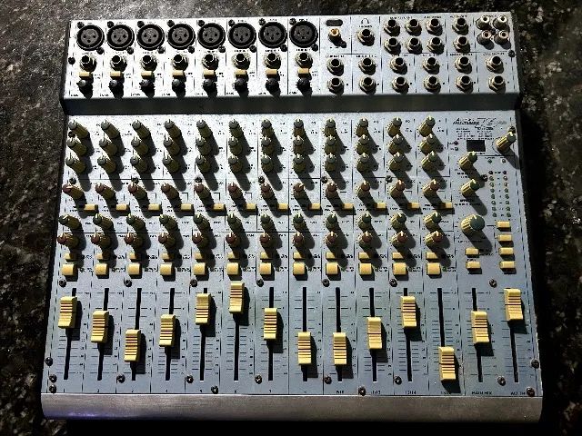 Alesis Multimix 16USB