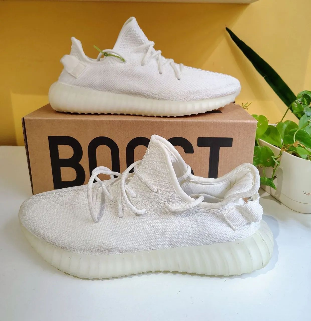 Tênis Yeezy boost 350 V2  branco