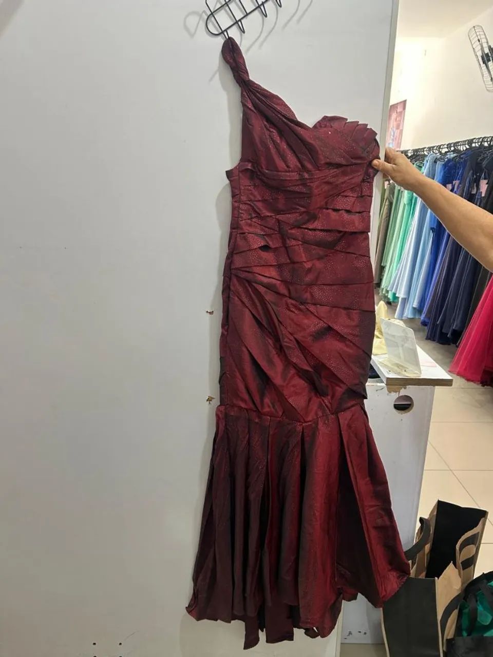 Vestido Vinho furta cor 