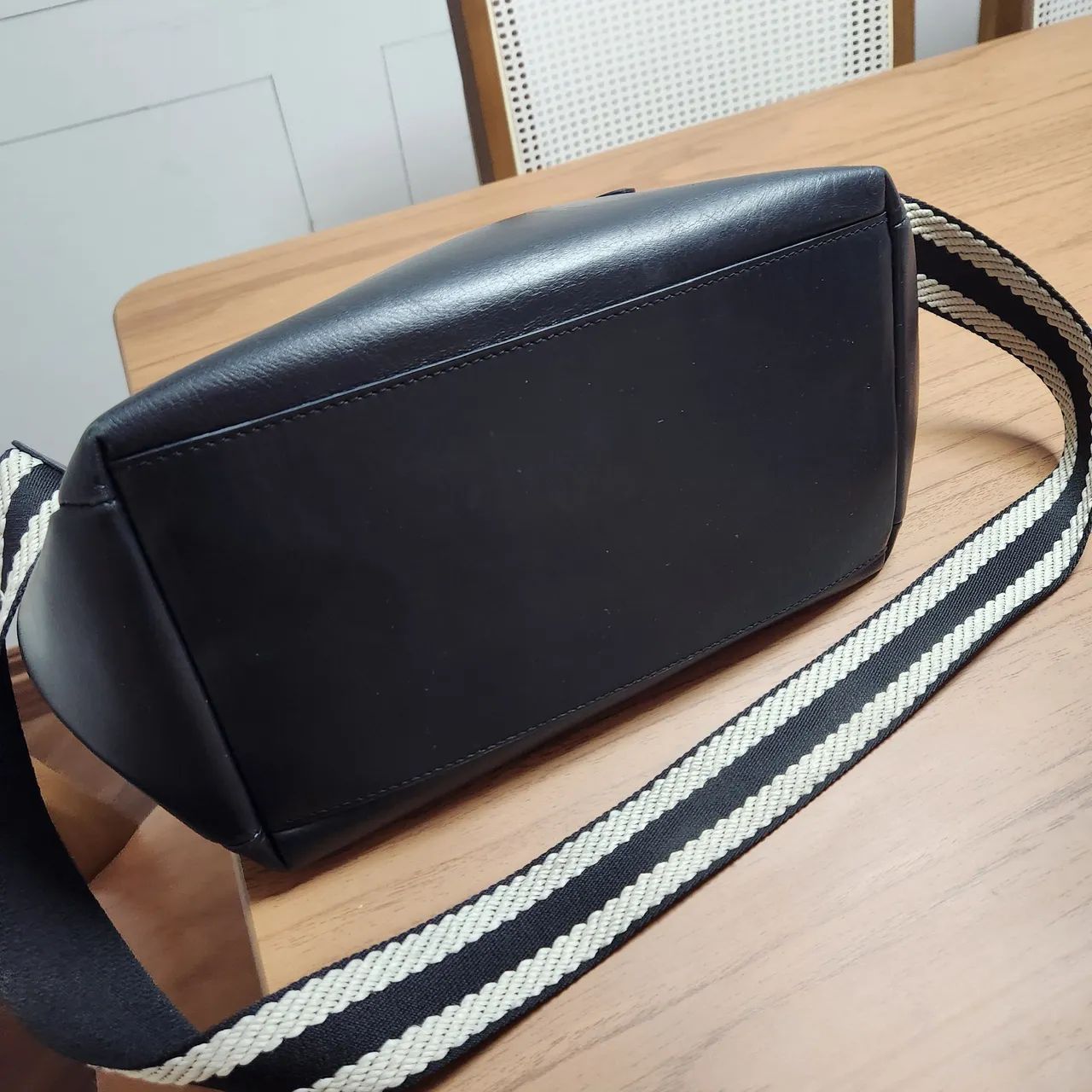 Bolsa Corello preta  - Foto 5