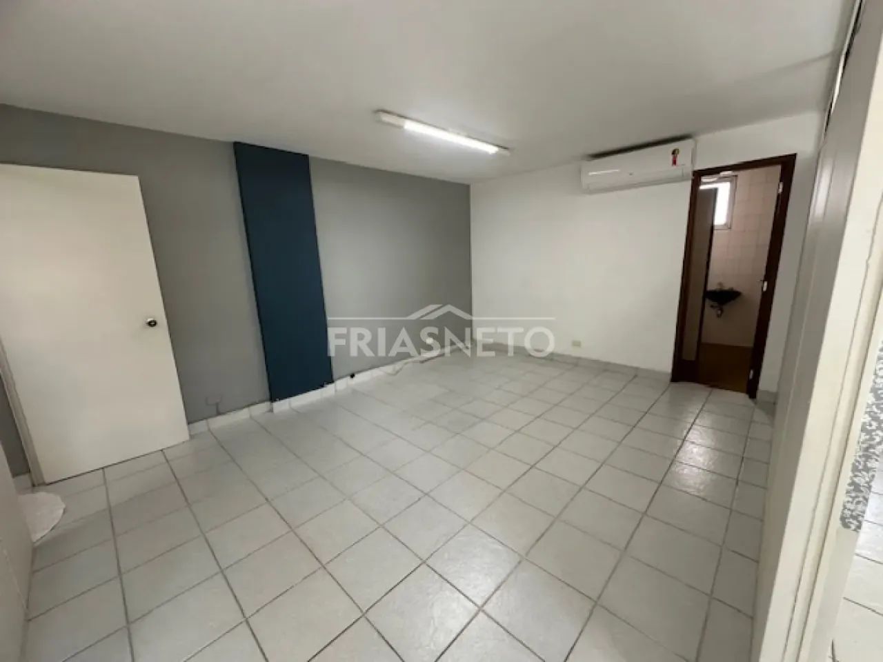 Sala comercial para locação e venda no condomínio Mediterranêo