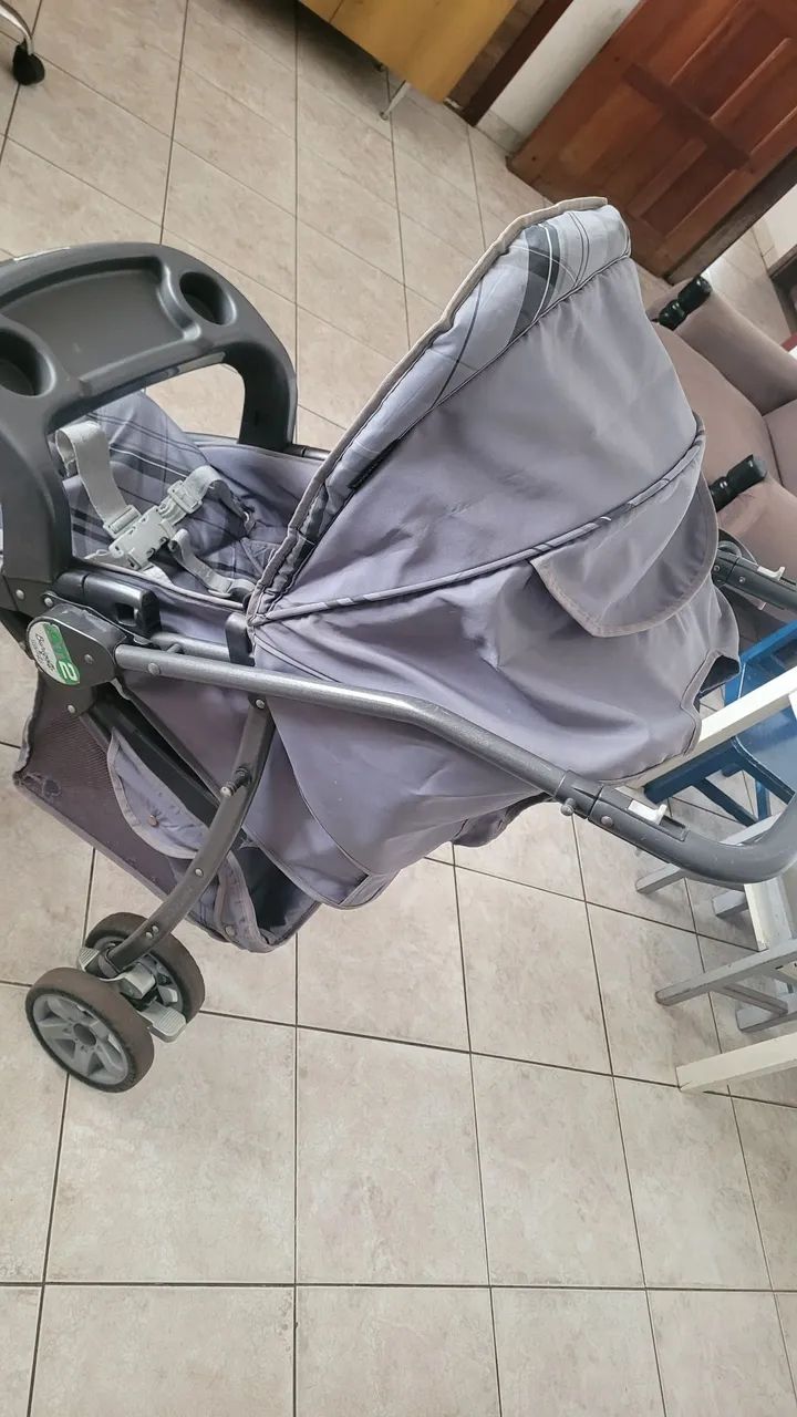 Carrinho de bebê com bebê conforto - Foto 3