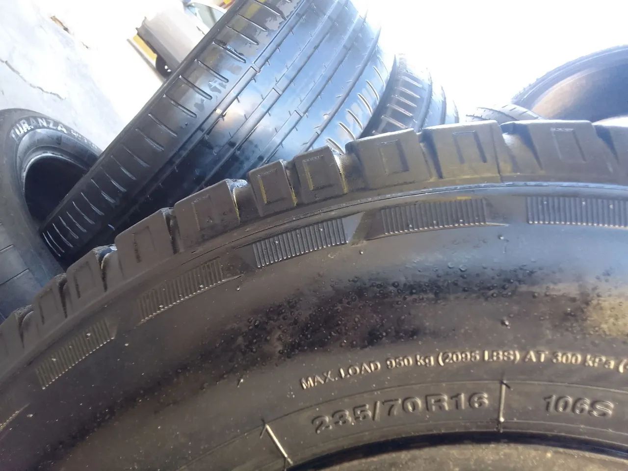 Pneu 235/70/16 - Foto 3
