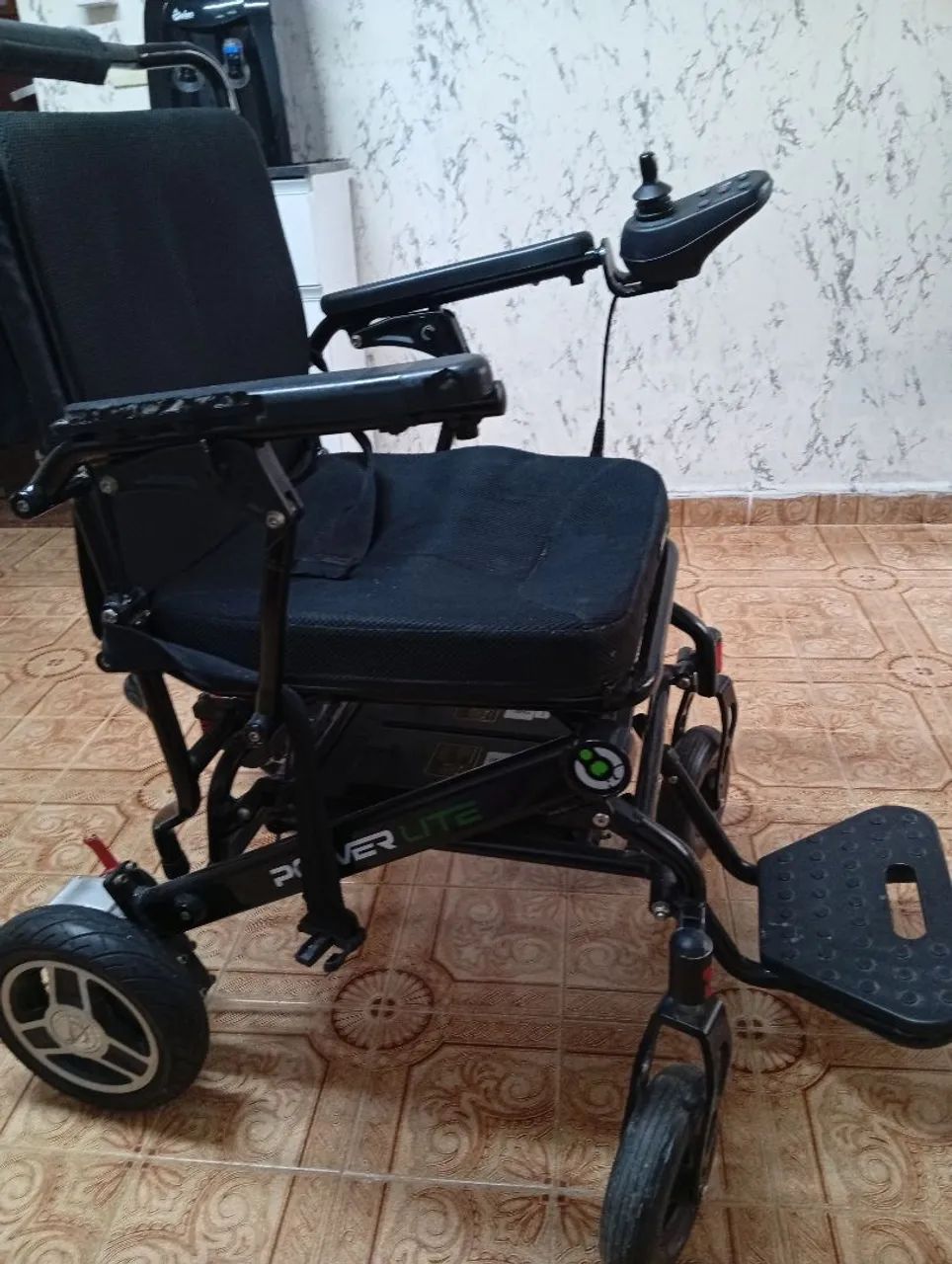 Cadeira de rodas motorizada  - Foto 3