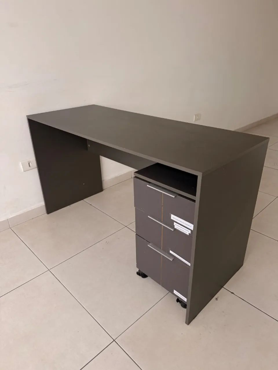 Mesa Escrivaninha com Gaveteiro Cinza Chumbo